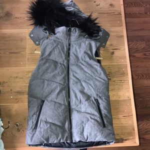 Women’s GAP small tall puffer vest